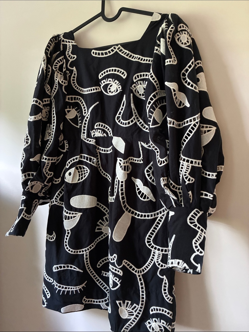 Farm Rio Richelieu Faces Black Neckline Mini Dress black and white XS puff - Picture 3 of 8